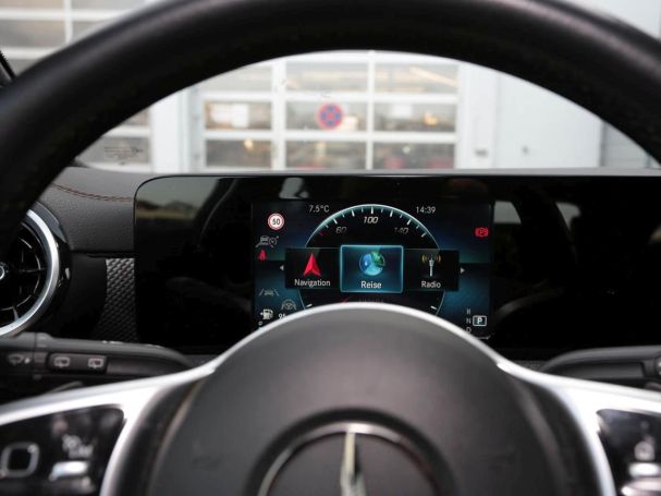 Mercedes-Benz CLA 200 d SB Progressive MBUX Navi Distronic