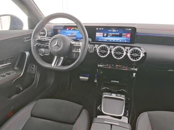Mercedes-Benz CLA 200 d SB AMG MBUX Navi-Prem. Distronic 360° Mercedes-Benz CLA 200 d SB AMG MBUX Navi-Prem. Distronic 360°