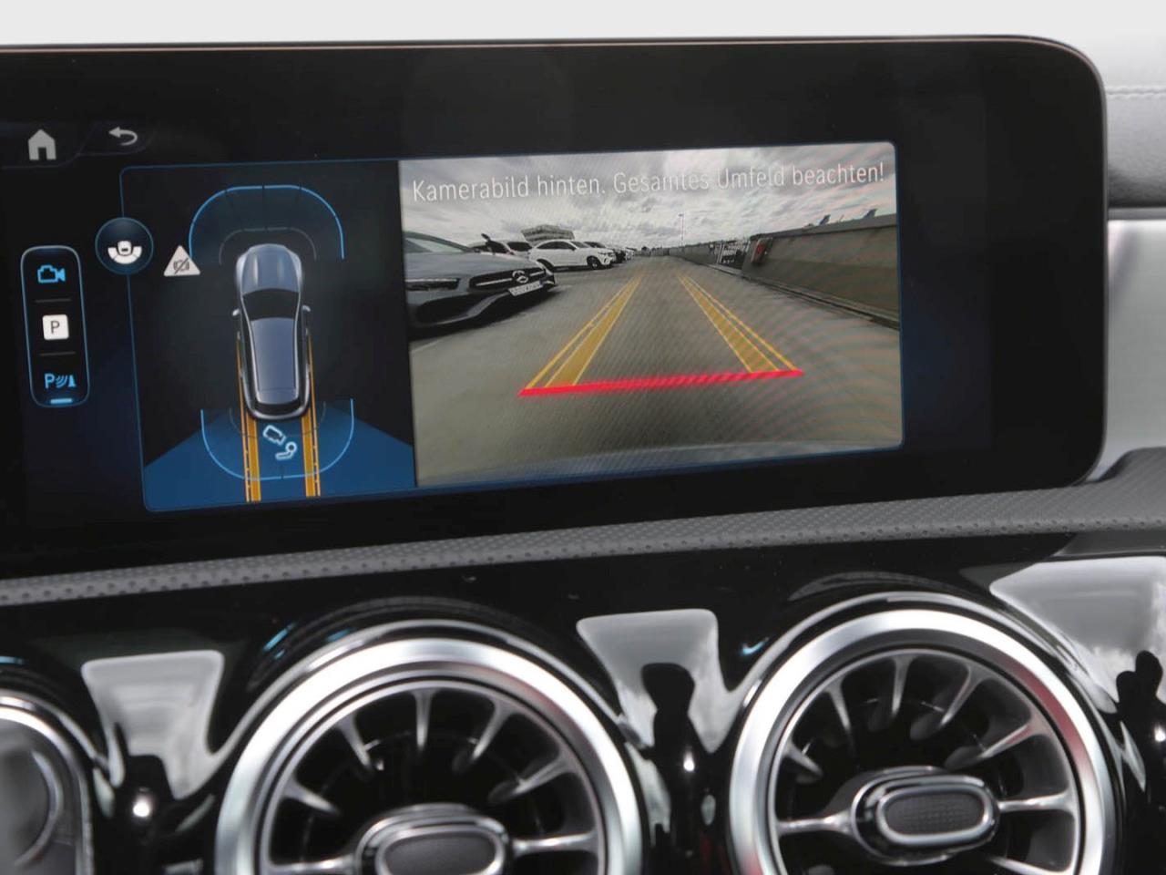 Mercedes-Benz CLA 200 d Shooting Brake AMG Night Panorama AHK