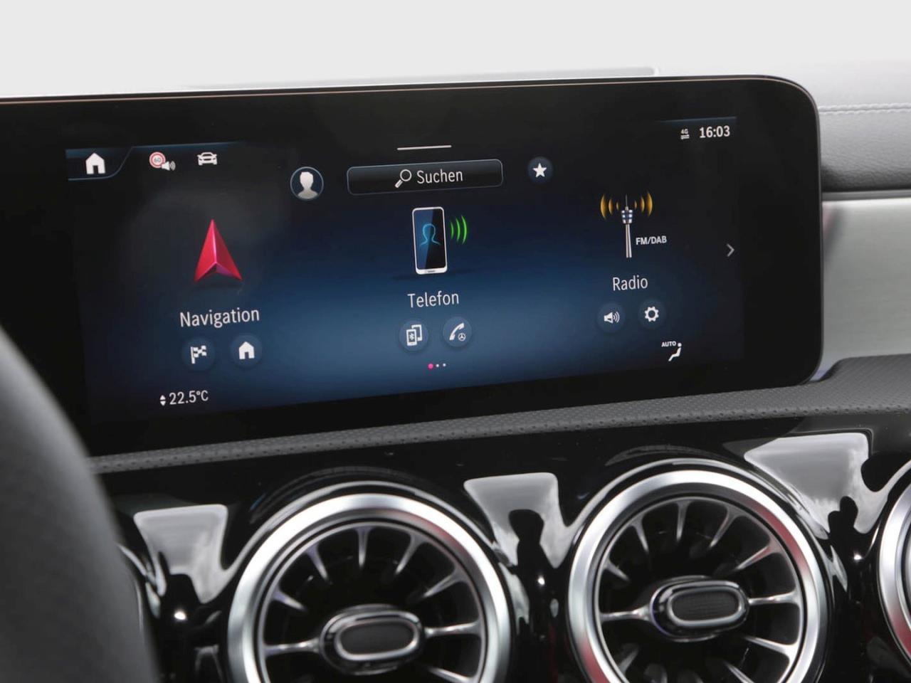 Mercedes-Benz CLA 200 d Shooting Brake AMG Night Panorama AHK