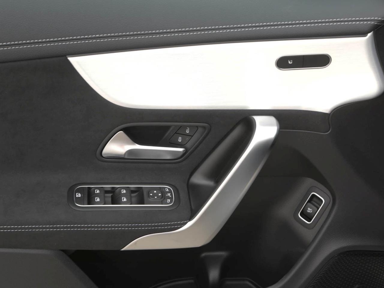 Mercedes-Benz CLA 200 d Shooting Brake AMG Night Panorama AHK