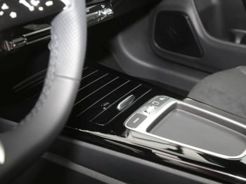 Mercedes-Benz CLA 200 d Shooting Brake AMG Night Panorama AHK