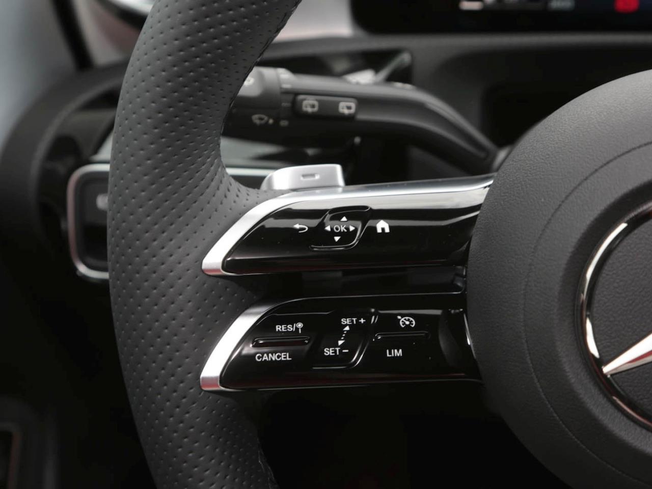 Mercedes-Benz CLA 200 d Shooting Brake AMG Night Panorama AHK