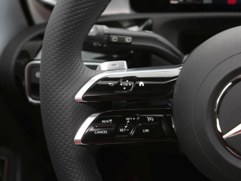 Mercedes-Benz CLA 200 d Shooting Brake AMG Night Panorama AHK