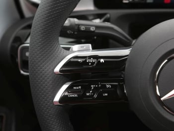 Mercedes-Benz CLA 200 d Shooting Brake AMG Night Panorama AHK