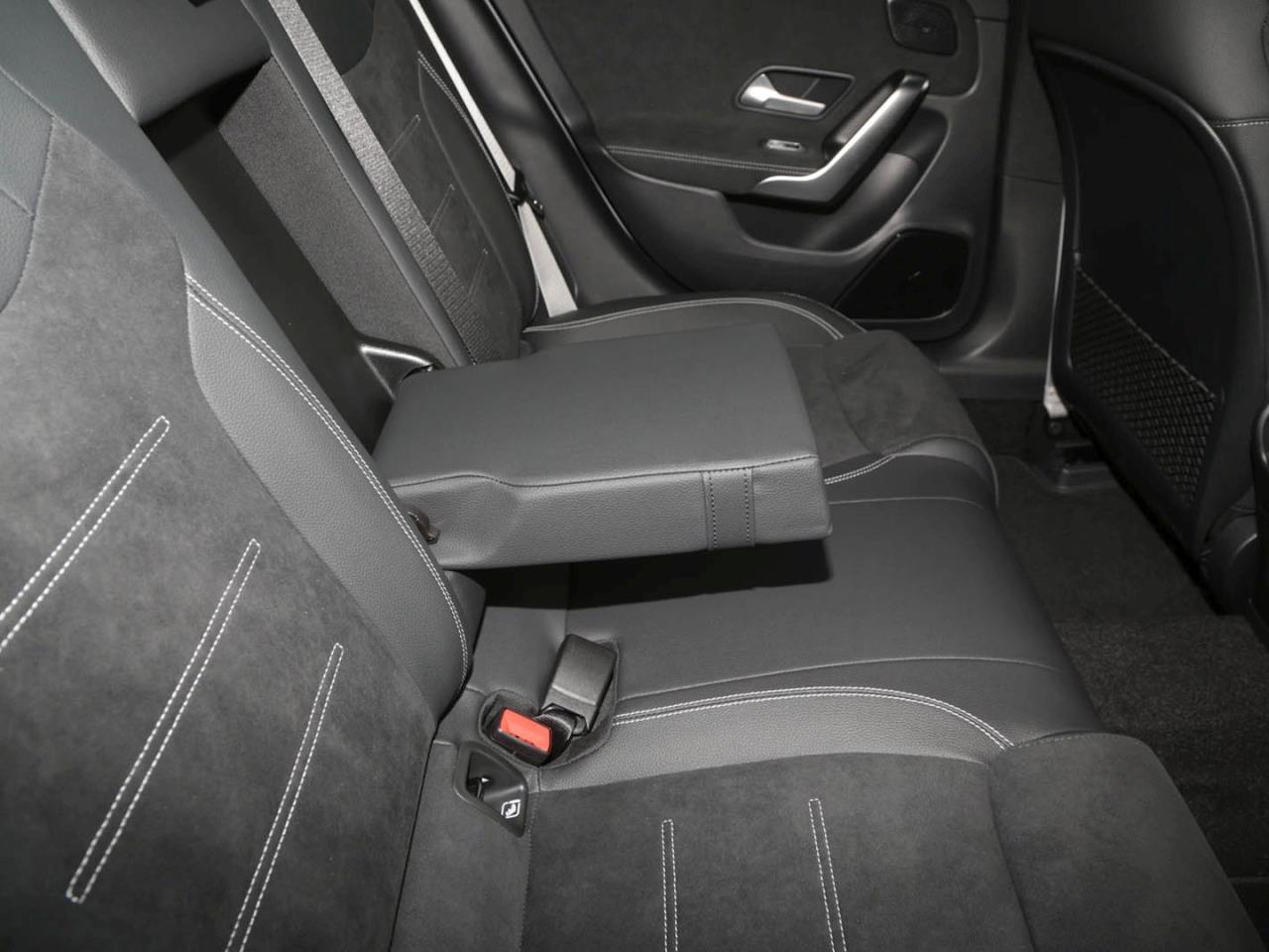 Mercedes-Benz CLA 200 d Shooting Brake AMG Night Panorama AHK