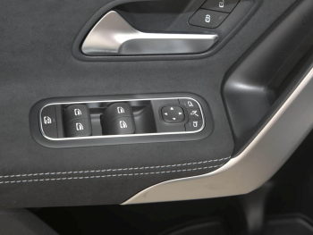 Mercedes-Benz CLA 200 d Shooting Brake AMG Night Panorama AHK