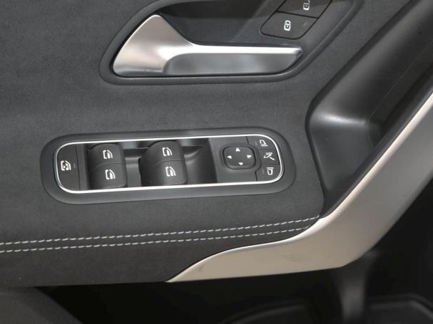 Mercedes-Benz CLA 200 d Shooting Brake AMG Night Panorama AHK