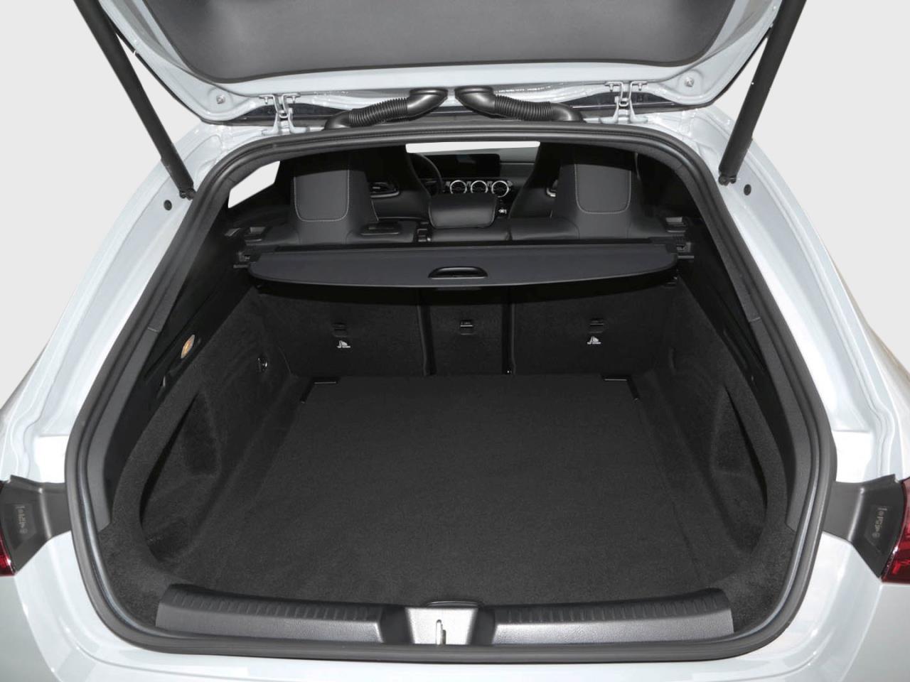 Mercedes-Benz CLA 200 d Shooting Brake AMG Night Panorama AHK