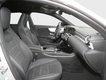 Mercedes-Benz CLA 200 d Shooting Brake AMG Night Panorama AHK