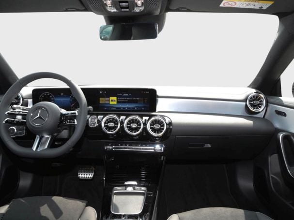 Mercedes-Benz CLA 200 d Shooting Brake AMG Night Panorama AHK
