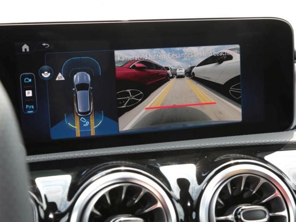 Mercedes-Benz CLA 200 d Shooting Brake AMG Night Panorama AHK