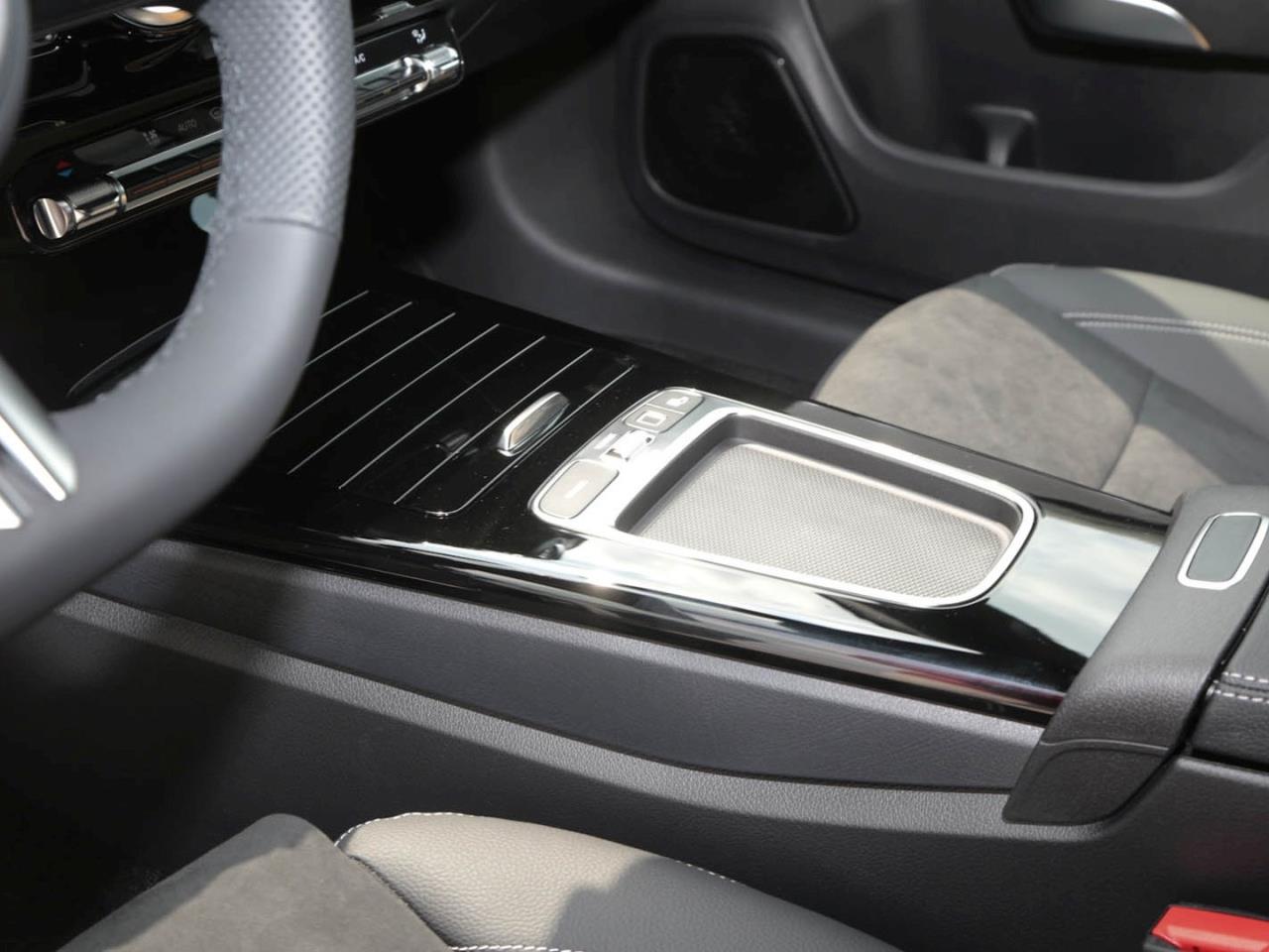 Mercedes-Benz CLA 200 d Shooting Brake AMG Night Panorama AHK