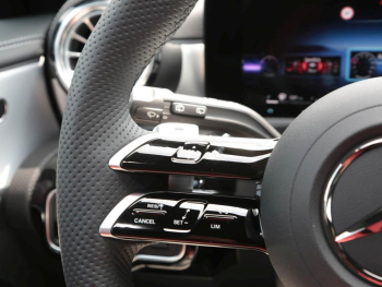 Mercedes-Benz CLA 200 d Shooting Brake AMG Night Panorama AHK