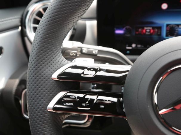 Mercedes-Benz CLA 200 d Shooting Brake AMG Night Panorama AHK