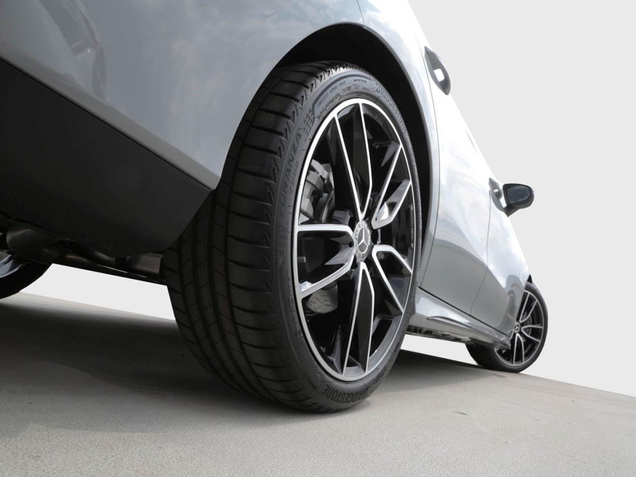 Mercedes-Benz CLA 200 d Shooting Brake AMG Night Panorama AHK