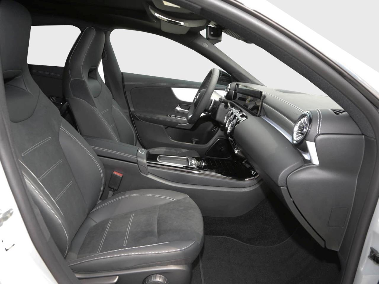 Mercedes-Benz CLA 200 d Shooting Brake AMG Night Panorama AHK