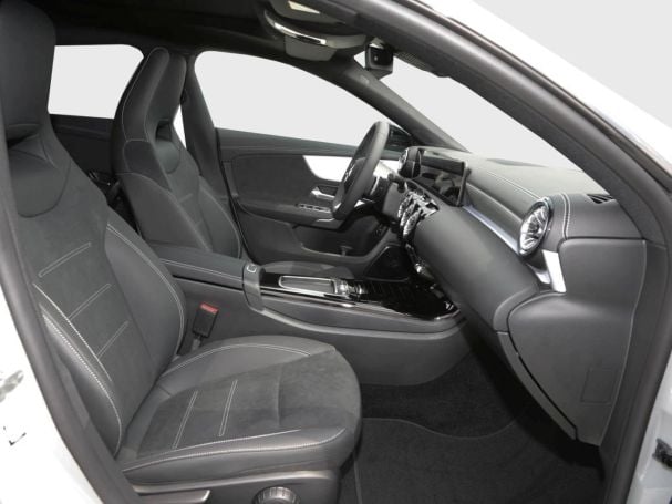 Mercedes-Benz CLA 200 d Shooting Brake AMG Night Panorama AHK