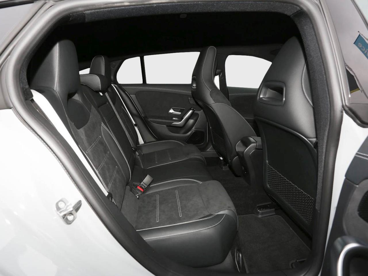 Mercedes-Benz CLA 200 d Shooting Brake AMG Night Kamera AHK