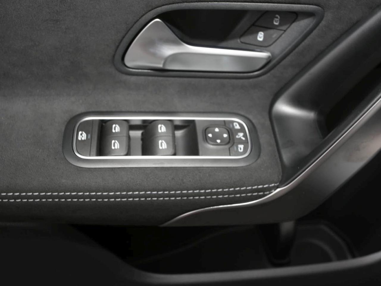 Mercedes-Benz CLA 200 d Shooting Brake AMG Night Kamera AHK