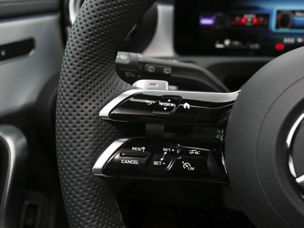 Mercedes-Benz CLA 200 d Shooting Brake AMG Night Kamera AHK