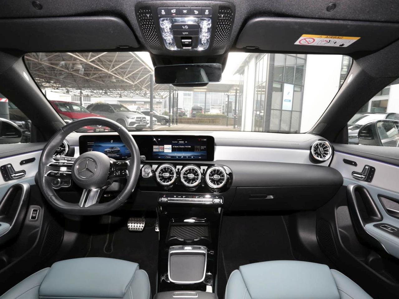 Mercedes-Benz CLA 200 SB AMG Panorama Distronic Memory Park-P