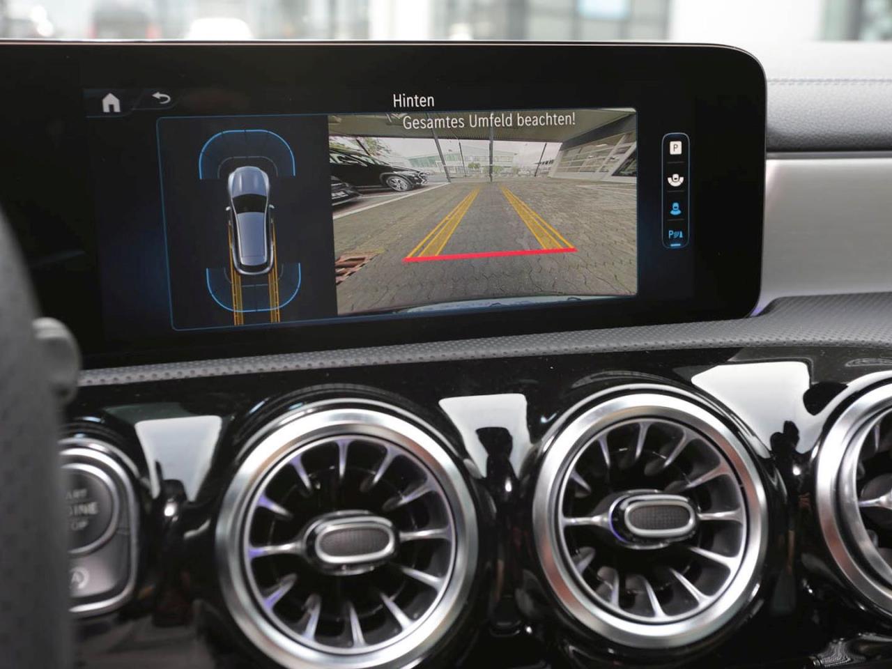 Mercedes-Benz CLA 200 SB AMG Panorama Distronic Memory Park-P