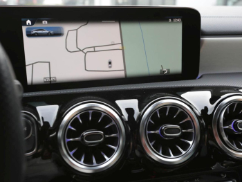 Mercedes-Benz CLA 200 SB AMG Panorama Distronic Memory Park-P