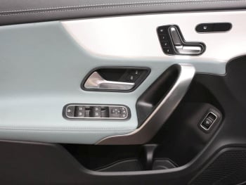 Mercedes-Benz CLA 200 SB AMG Panorama Distronic Memory Park-P