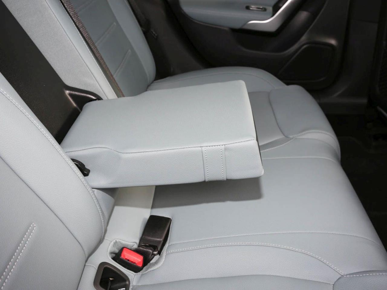 Mercedes-Benz CLA 200 SB AMG Panorama Distronic Memory Park-P