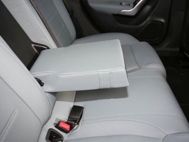 Mercedes-Benz CLA 200 SB AMG Panorama Distronic Memory Park-P