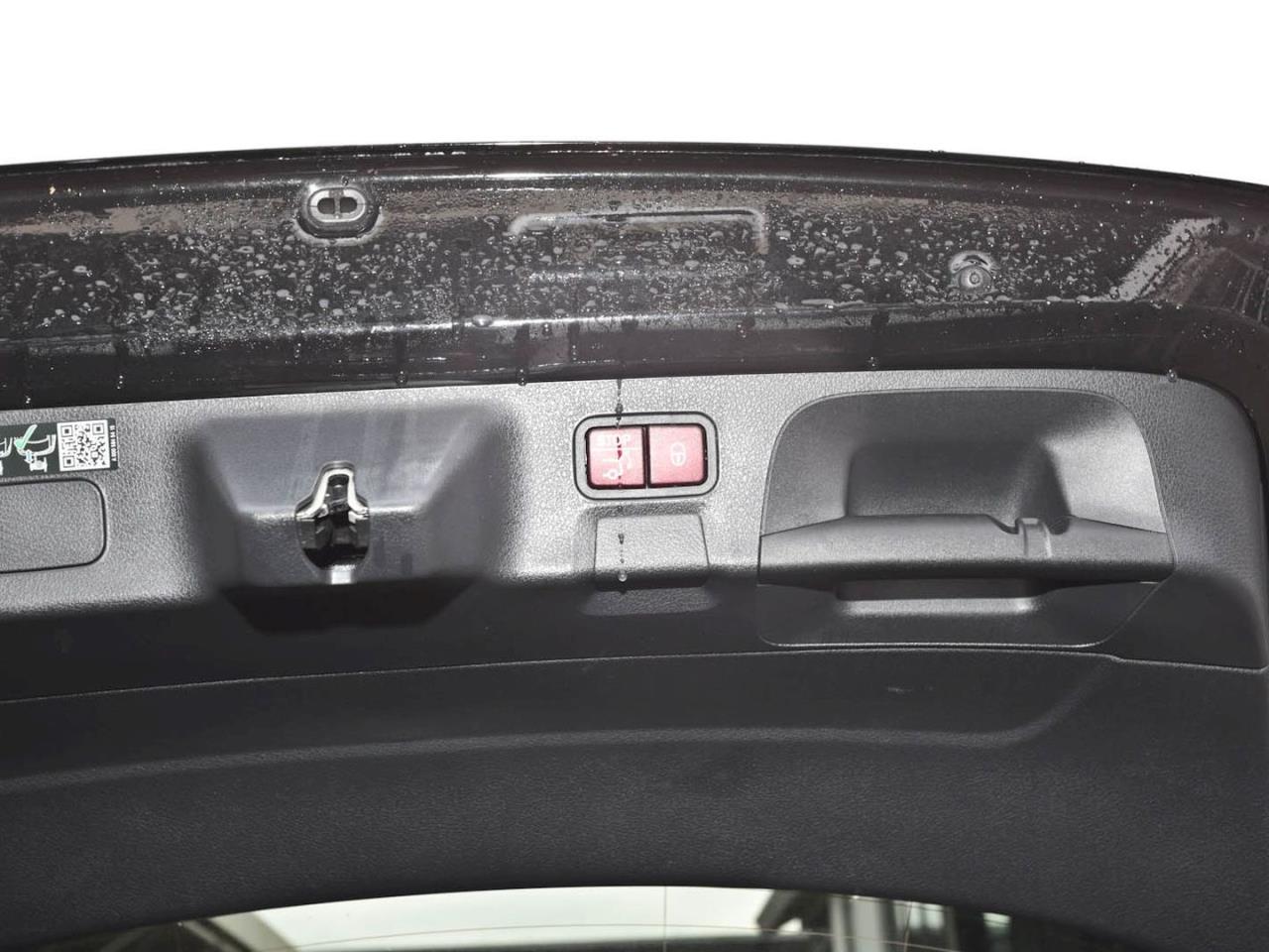 Mercedes-Benz CLA 200 SB AMG Panorama Distronic Memory Park-P