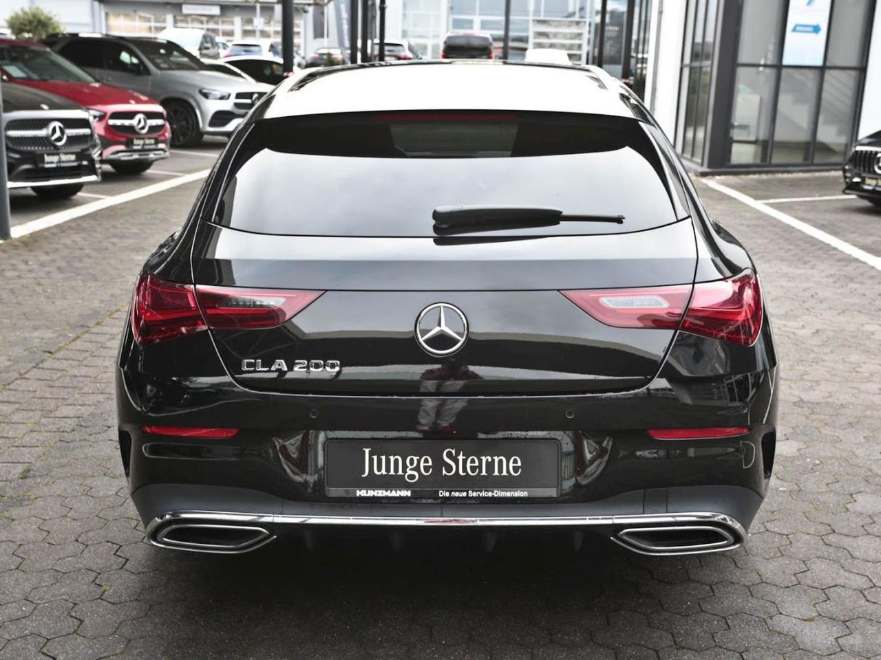 Mercedes-Benz CLA 200 SB AMG Panorama Distronic Memory Park-P