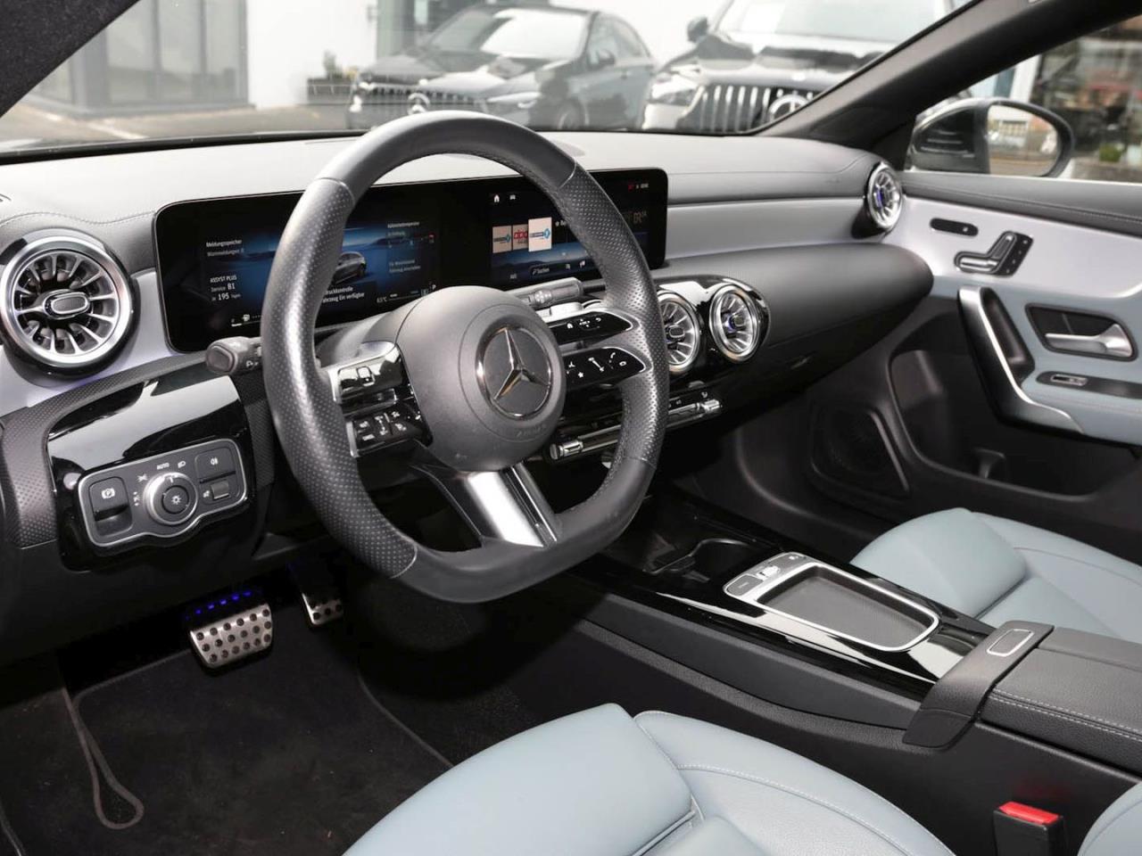 Mercedes-Benz CLA 200 SB AMG Panorama Distronic Memory Park-P