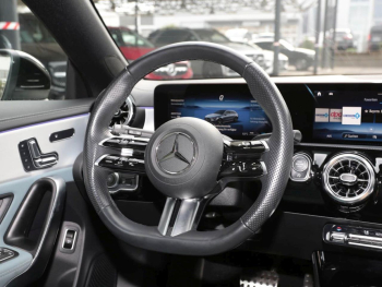 Mercedes-Benz CLA 200 SB AMG Panorama Distronic Memory Park-P