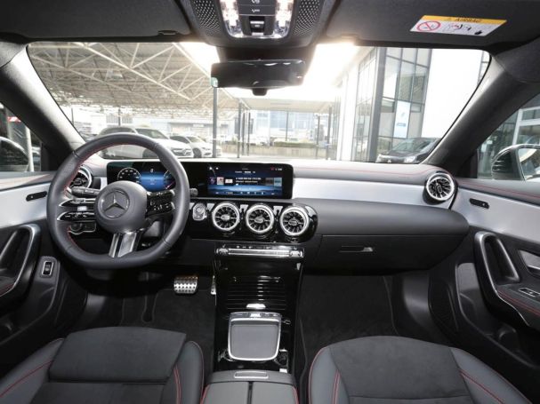 Mercedes-Benz CLA 200 SB AMG Night Panorama Distronic 360°