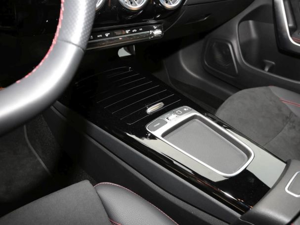 Mercedes-Benz CLA 200 SB AMG Night Panorama Distronic 360°