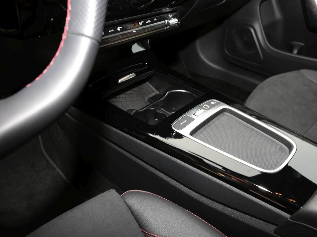 Mercedes-Benz CLA 200 SB AMG Night Panorama Distronic 360°