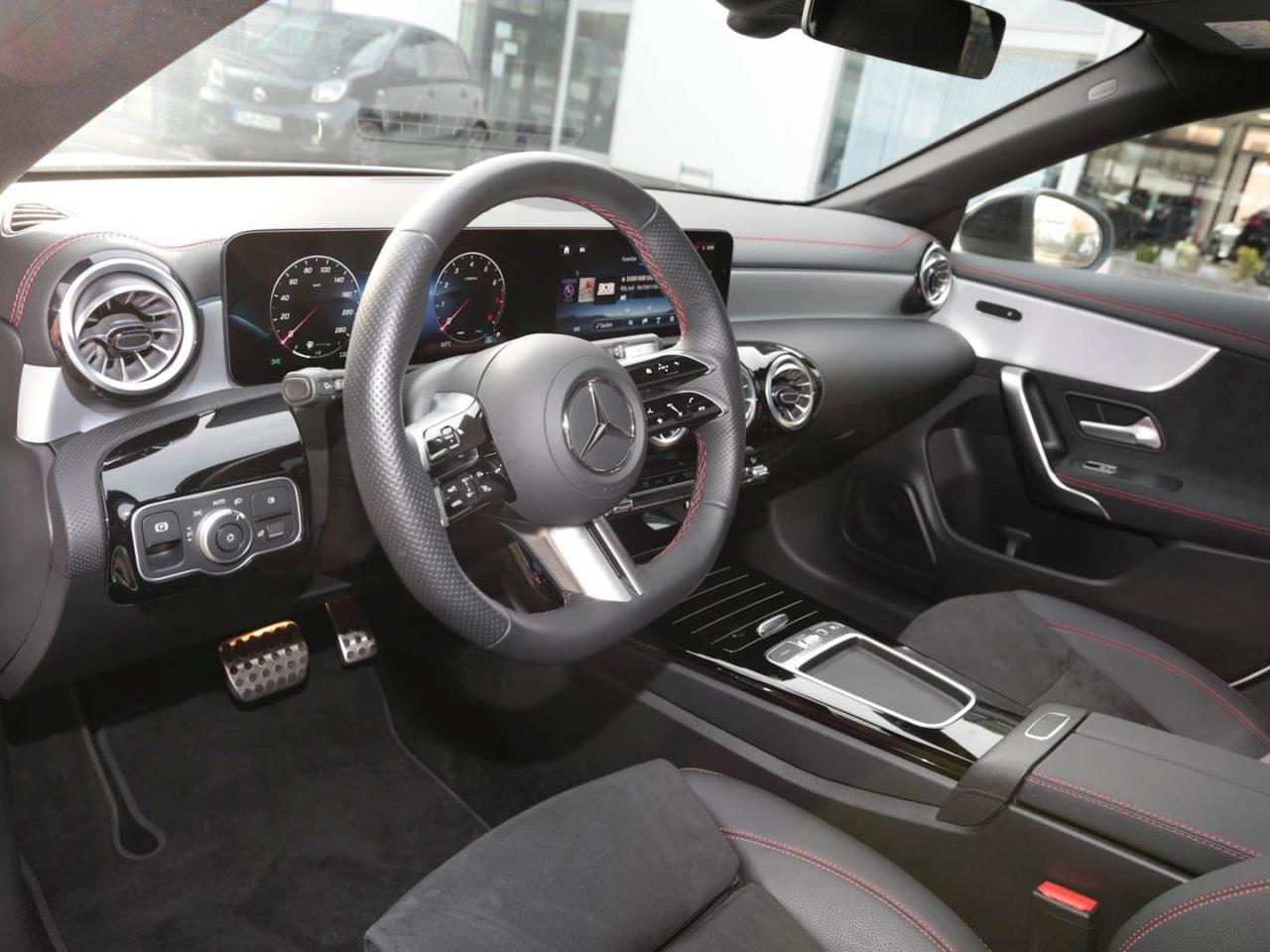 Mercedes-Benz CLA 200 SB AMG Night Panorama Distronic 360°