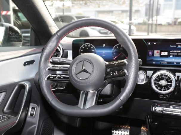 Mercedes-Benz CLA 200 SB AMG Night Panorama Distronic 360°