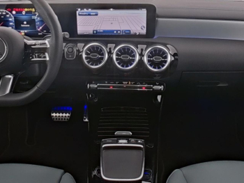 Mercedes-Benz CLA 200 SB AMG Night Panorama Distronic Kamera
