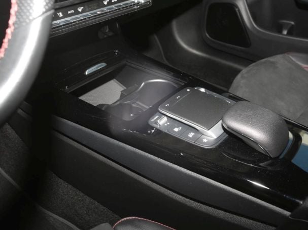 Mercedes-Benz CLA 200 Shooting Brake AMG MBUX Navi Distronic Mercedes-Benz CLA 200 Shooting Brake AMG MBUX Navi Distronic