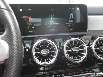 Mercedes-Benz CLA 200 Shooting Brake AMG MBUX Navi Distronic