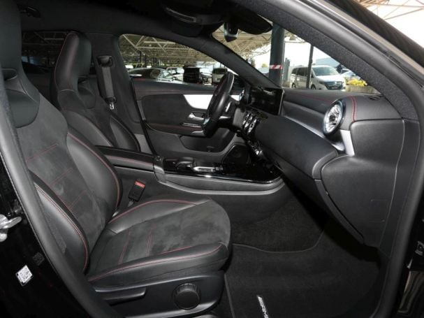Mercedes-Benz CLA 200 Shooting Brake AMG MBUX Navi Distronic Mercedes-Benz CLA 200 Shooting Brake AMG MBUX Navi Distronic