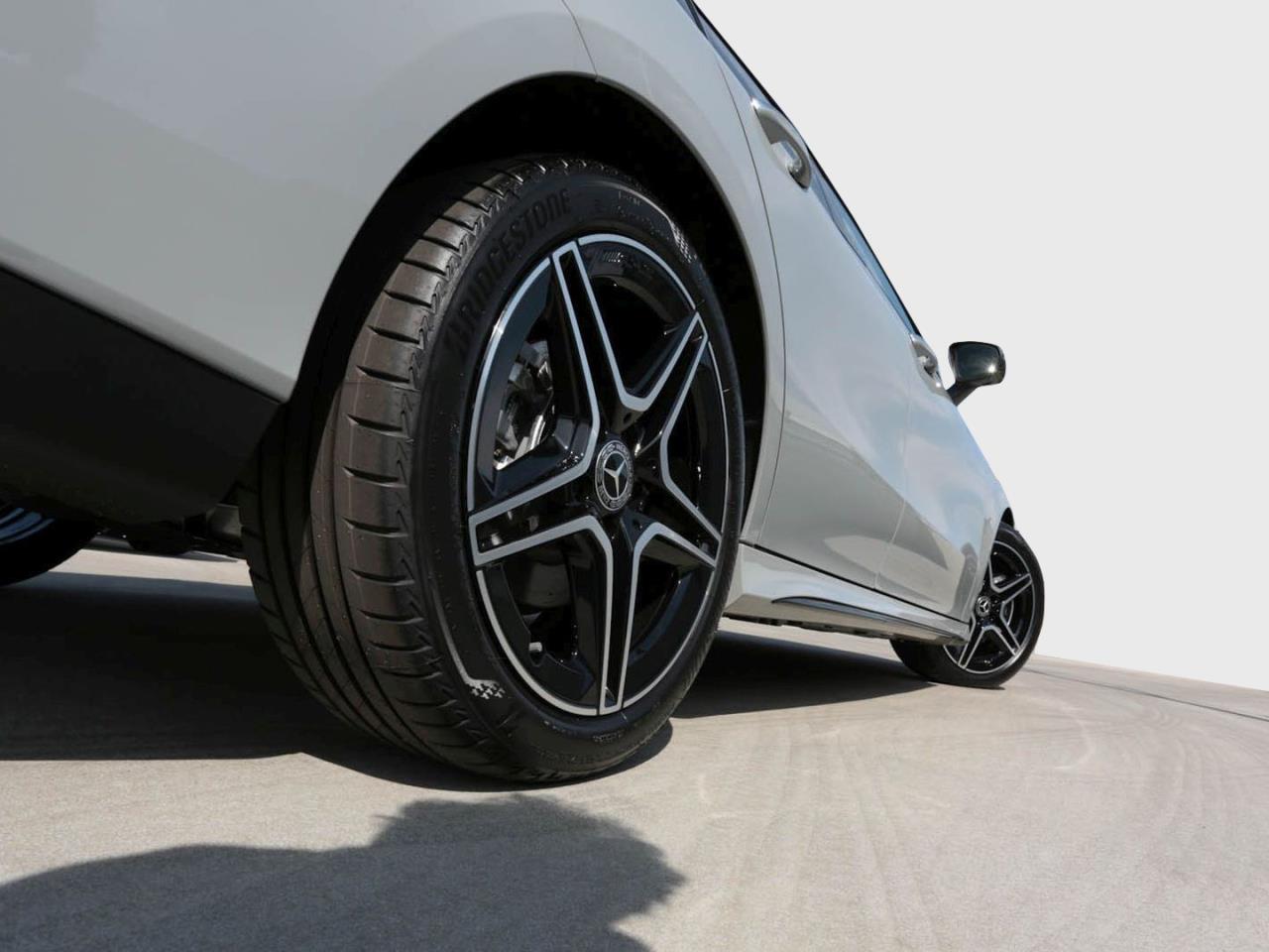 Mercedes-Benz CLA 220 d Shooting Brake AMG Night MBUX AHK 360°