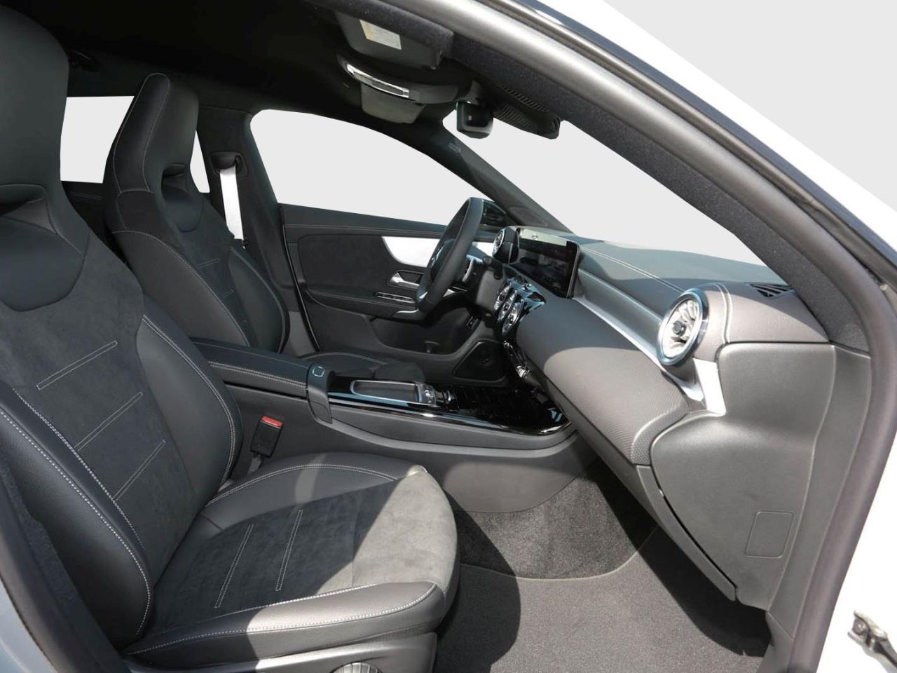 Mercedes-Benz CLA 220 d Shooting Brake AMG Night MBUX AHK 360°