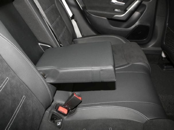 Mercedes-Benz CLA 220 d Shooting Brake AMG Night Navi AHK 360° Mercedes-Benz CLA 220 d Shooting Brake AMG Night Navi AHK 360°