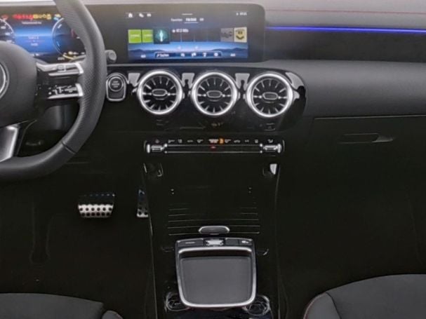 Mercedes-Benz CLA 250 e SB AMG MBUX NaviPrem Kamera Ambiente Mercedes-Benz CLA 250 e SB AMG MBUX NaviPrem Kamera Ambiente