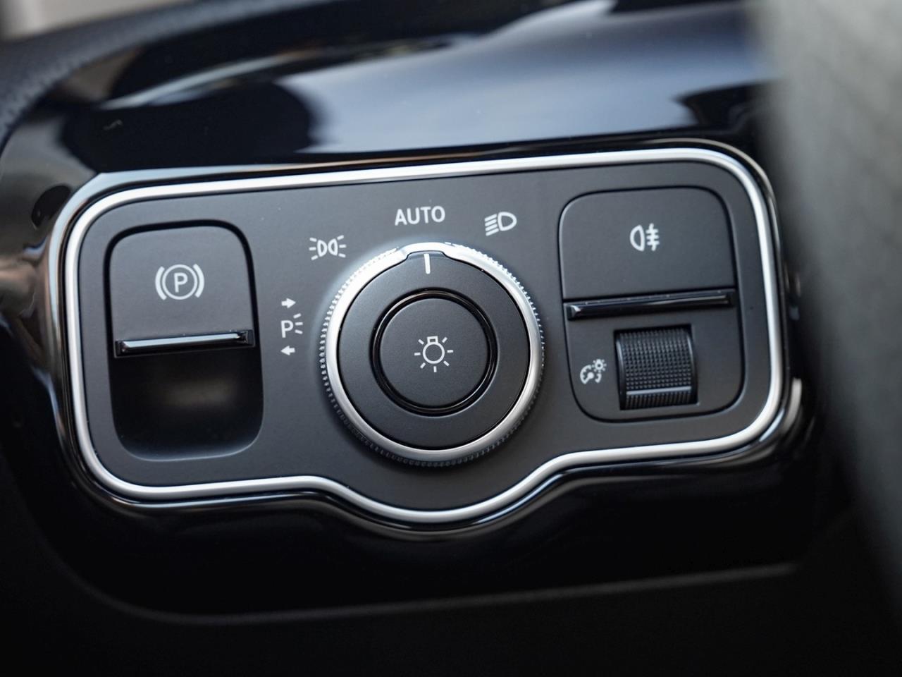 Mercedes-Benz CLA 250 e SB AMG Panorama HeadUp 360° Memory