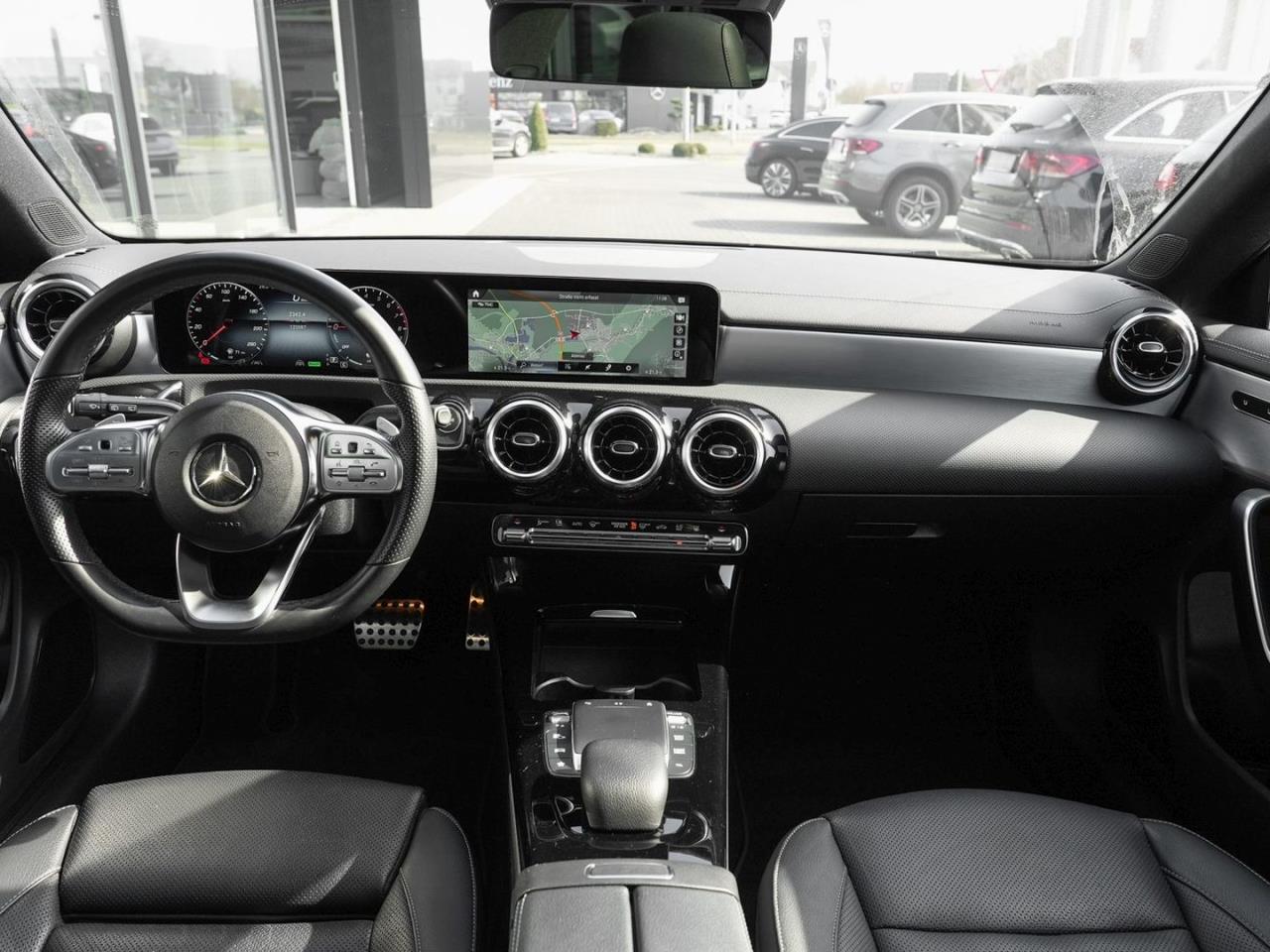 Mercedes-Benz CLA 250 e SB AMG Night Distronic Panorama AHK